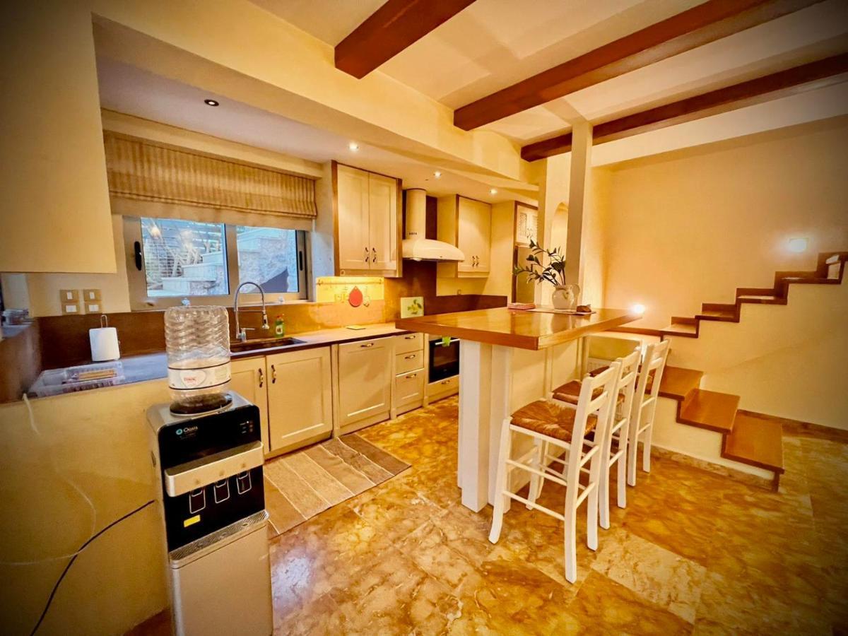 Ένας Ευχάριστος Χώρος Με Πισίνα Villa Pórto Ráfti Esterno foto