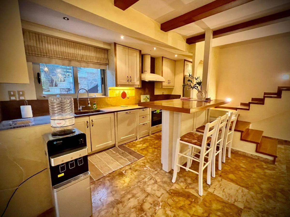 Ένας Ευχάριστος Χώρος Με Πισίνα Villa Pórto Ráfti Esterno foto